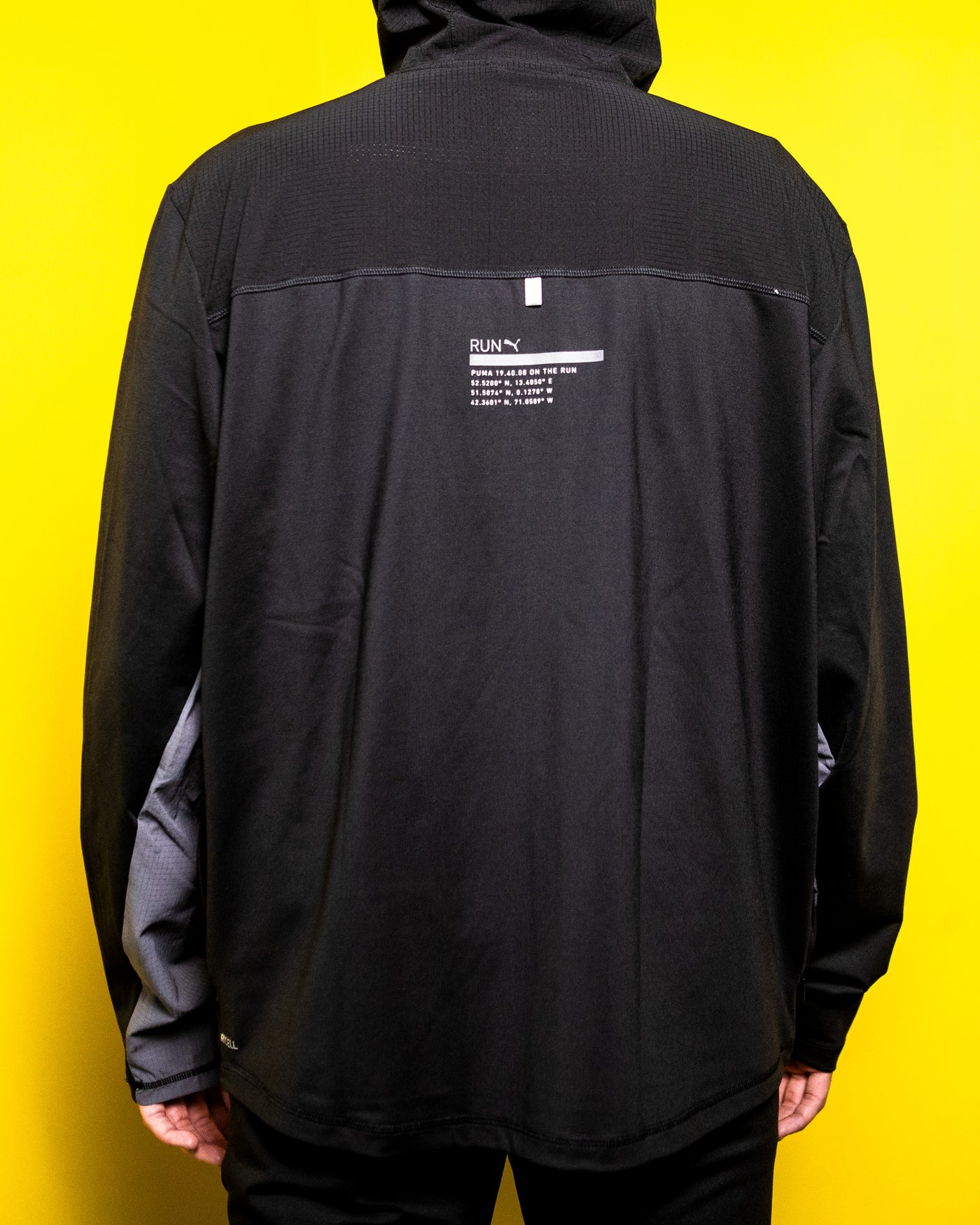 United Puma Runners Jacket (XL Only)
